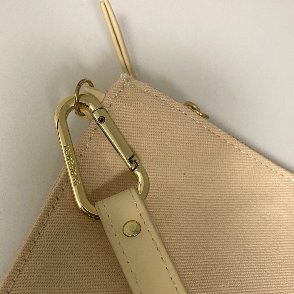 Burberry Cloth Tan Pouch with hand Strap - Picture 2 of 6